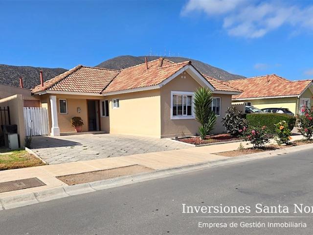 Casa en Arriendo en Casa Amoblada en Condominio Serena Oriente