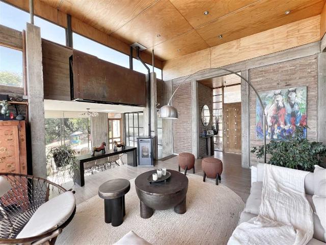 Casa en Arriendo en Colina 4 dormitorios 3 baños