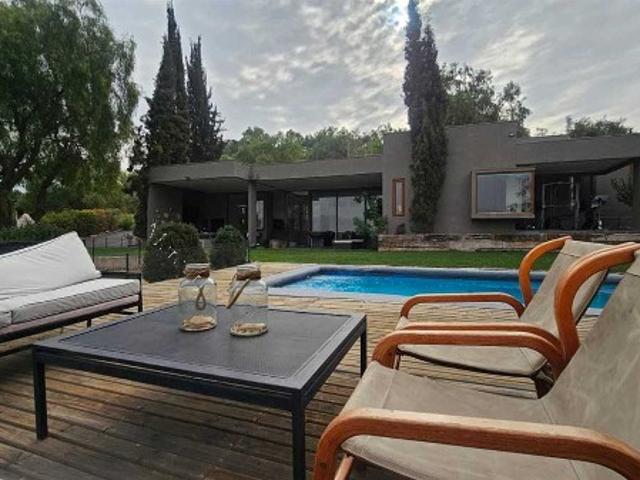 Casa en Arriendo en Colina 4 dormitorios 4 baños