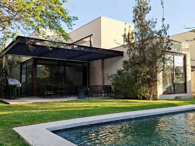 Casa en Arriendo en Colina 4 dormitorios 4 baños
