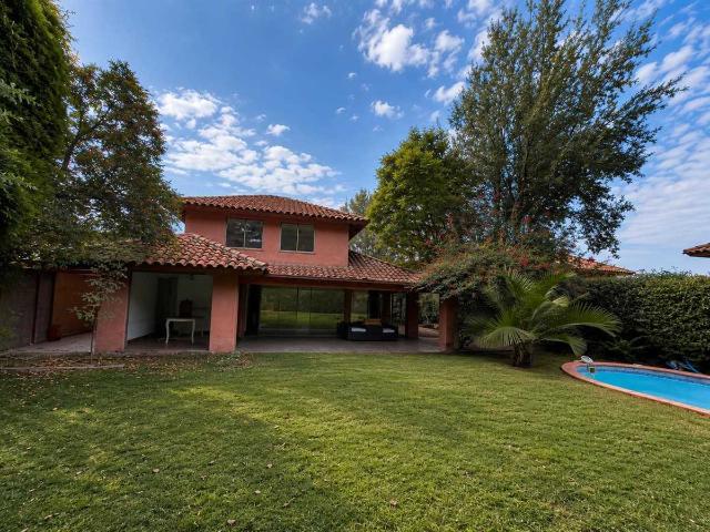Casa en Arriendo en Colina 4 dormitorios 4 baños
