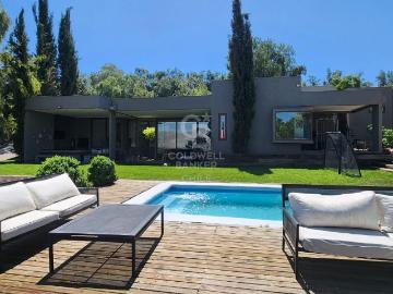 Casa en Arriendo en Colina 4 dormitorios 5 baños