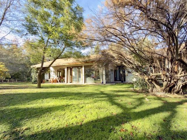 Casa en Arriendo en Colina 5 dormitorios 4 baños