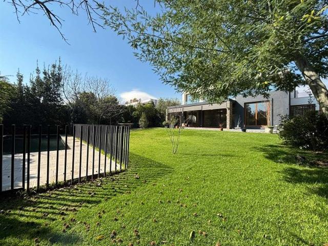Casa en Arriendo en Colina 5 dormitorios 4 baños