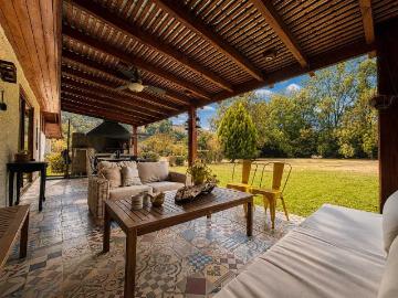 Casa en Arriendo en Colina 5 dormitorios 5 baños