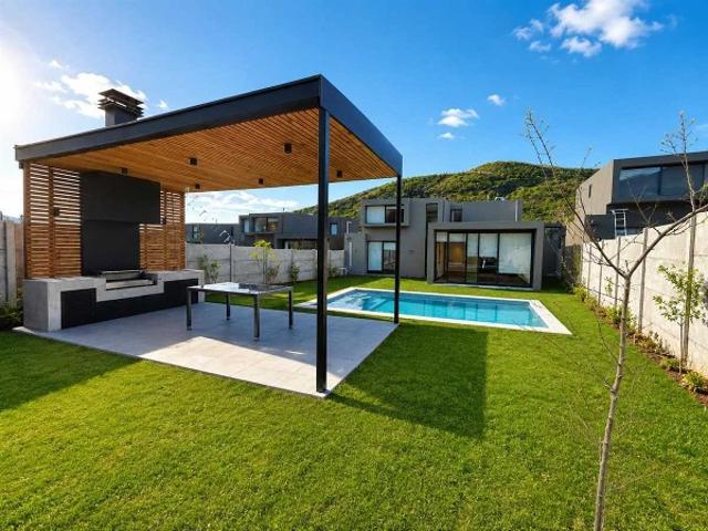 Casa en Arriendo en Colina 5 dormitorios 5 baños