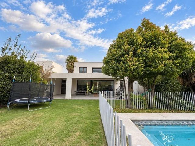 Casa en Arriendo en Colina 6 dormitorios 5 baños