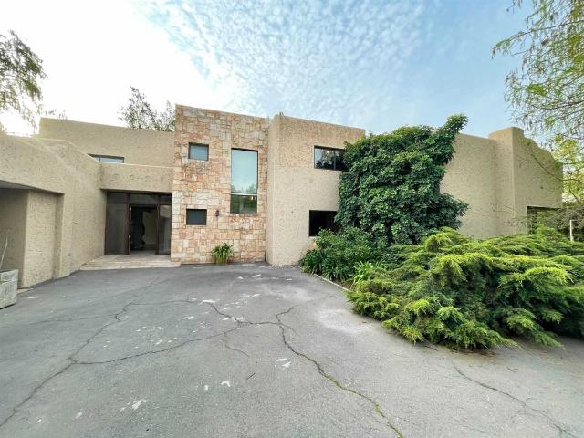 Casa en Arriendo en Colina 6 dormitorios 5 baños