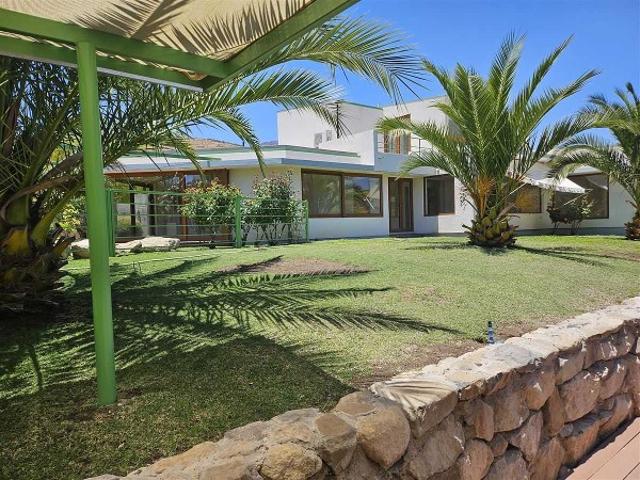 Casa en Arriendo en Colina 6 dormitorios 6 baños