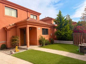Casa en Arriendo en Colina 3 dormitorios 3 baños