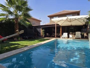 Casa en Arriendo en Colina 3 dormitorios 3 baños