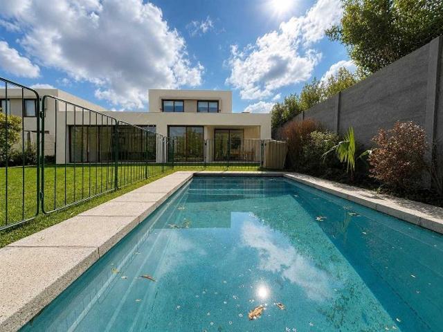 Casa en Arriendo en Colina 3 dormitorios 3 baños