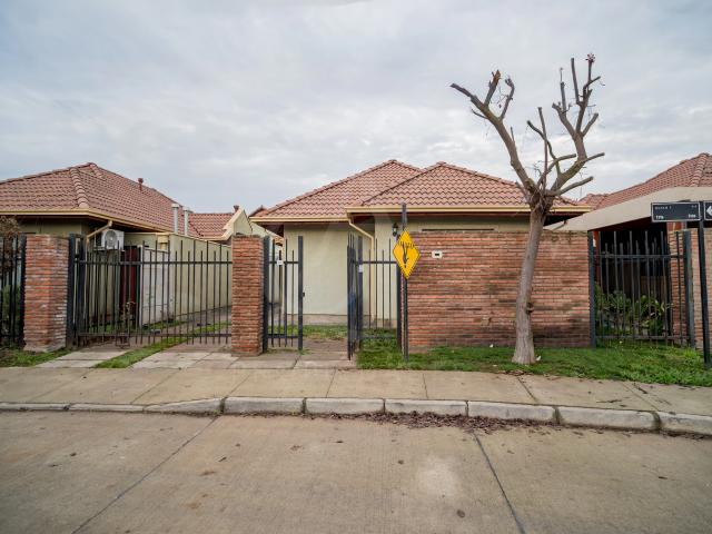 Casa en Arriendo en Condominio Hacienda Esmeralda, Talca