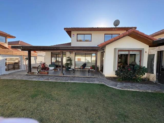Casa en arriendo en Condominio Los Nogales, Las Rastras, Talca