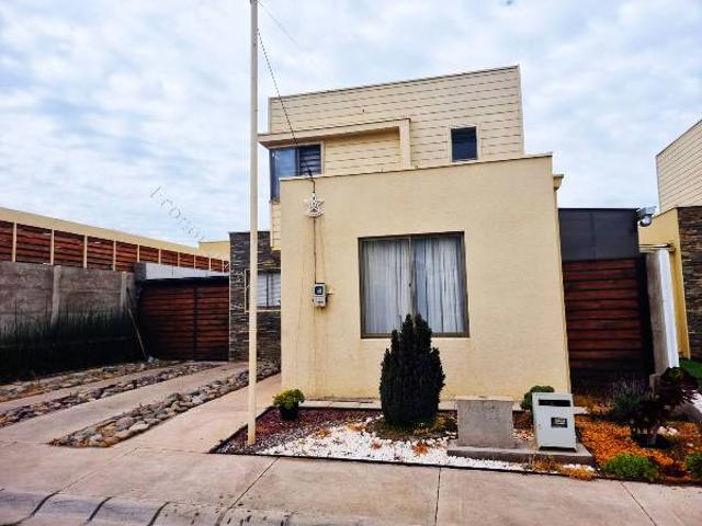 CASA EN ARRIENDO EN CONDOMINIO SECTOR NORTE
