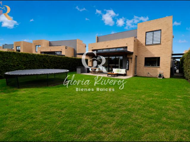 Casa en arriendo en Cota