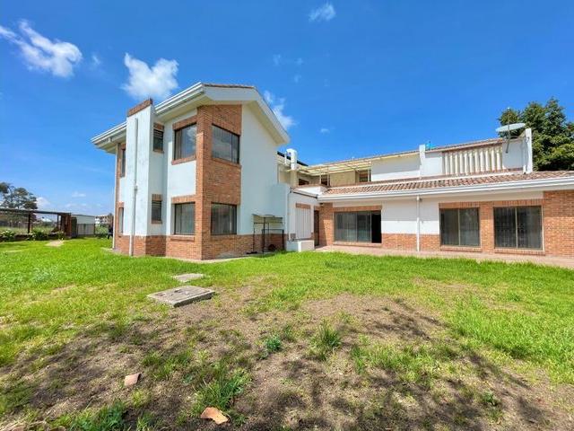Casa en arriendo en Cota