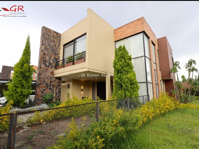 Casa en arriendo en Cota