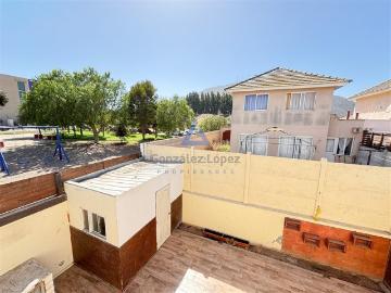 Casa en Arriendo en Domingo Santa María 2976