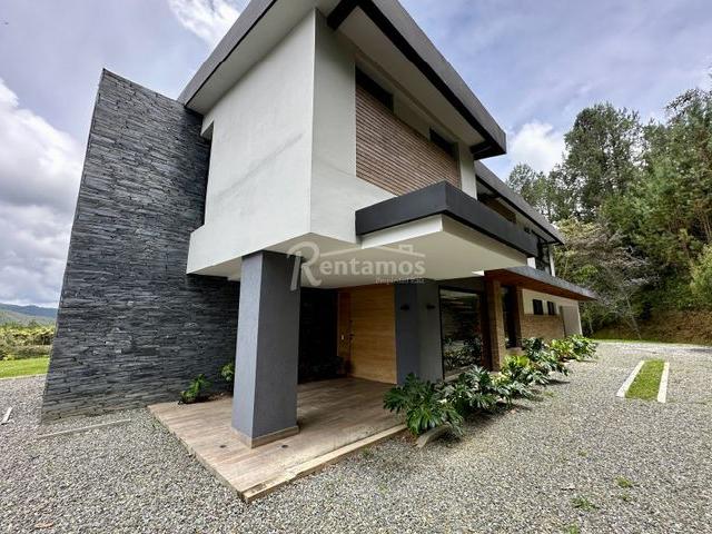 Casa en arriendo en Ebéjico