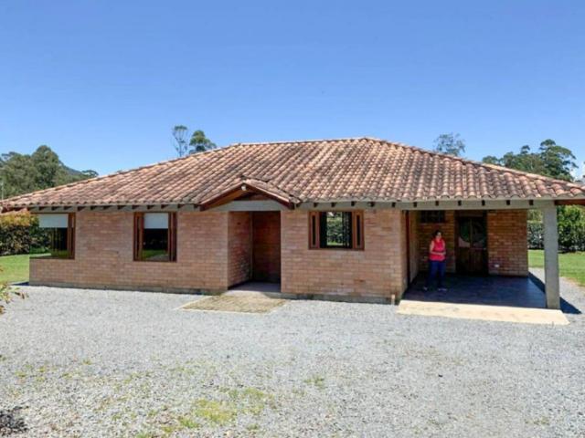 Casa En Arriendo En El Carmen De Viboral En Vereda Quirama A347152