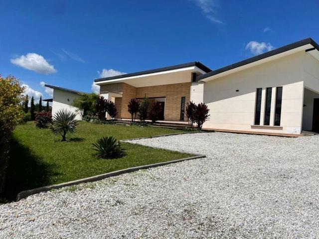 Casa en arriendo en El Carmen de Viboral