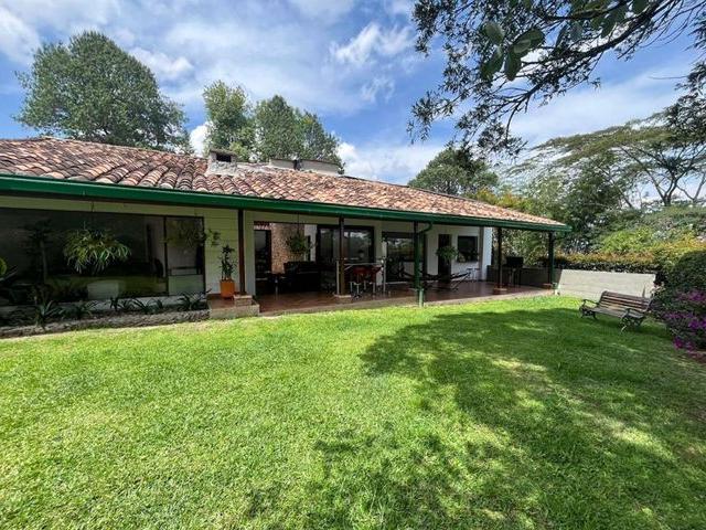Casa en arriendo en Envigado