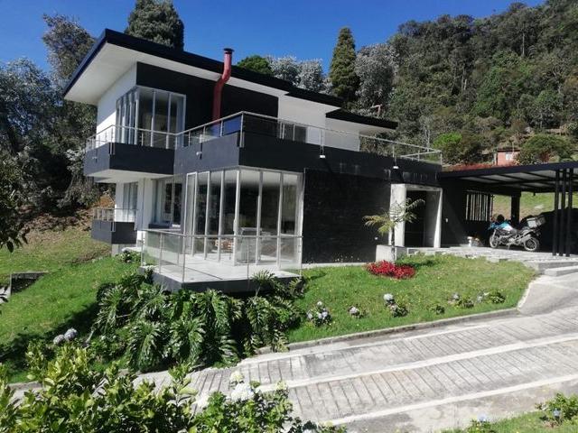 Casa en arriendo en Envigado