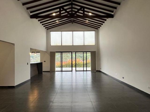 Casa en arriendo en Envigado