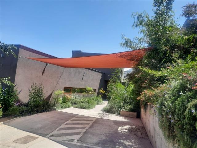 Casa en Arriendo en Espectacular casa con excepcionales vistas en condominio de 5 unidades. Arboretum Mirador del Valle