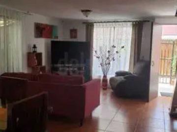Casa en Arriendo en Huechuraba 4 dormitorios 2 baños