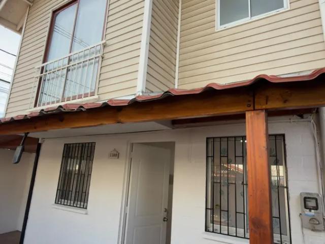 Casa En Arriendo En Hacienda Los Conquistadores Puente Alto