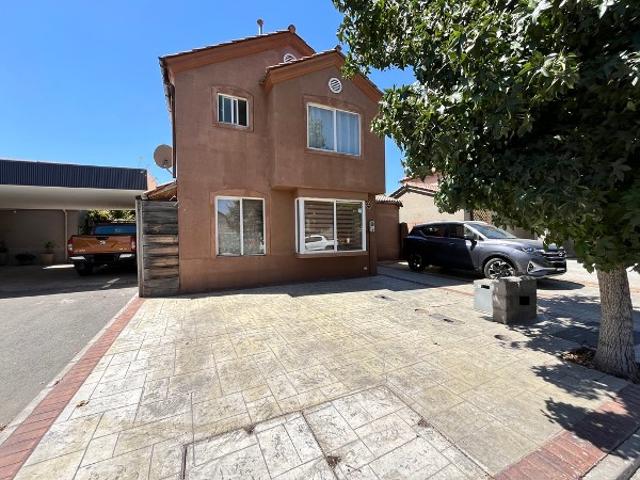 Casa en Arriendo en Lampa 4 dormitorios 3 baños