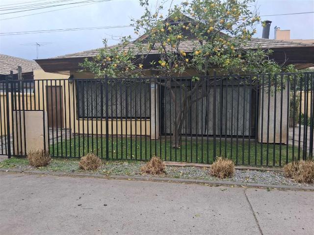 Casa en Arriendo en Las Condes 3 dormitorios 2 baños