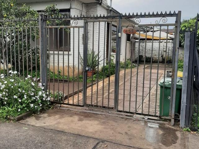 Casa en Arriendo en Las Condes 3 dormitorios 2 baños