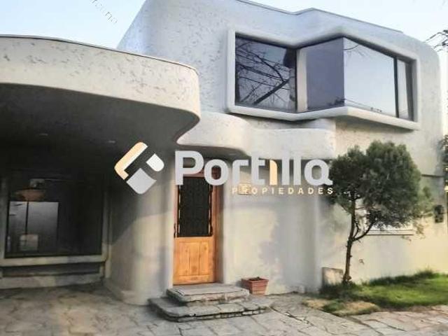 Casa en Arriendo en Las Condes 4 dormitorios 3 baños