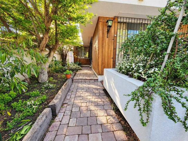 Casa en Arriendo en Las Condes 5 dormitorios 3 baños