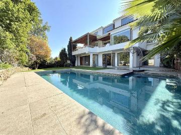 Casa en Arriendo en Las Condes 6 dormitorios 5 baños