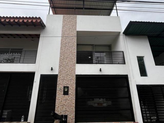 Casa en arriendo en Los Patios