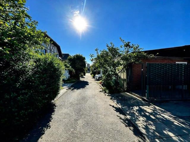 Casa en arriendo en paga $270.000 x 2 meses y después $300.000. metro lo vial, san miguel