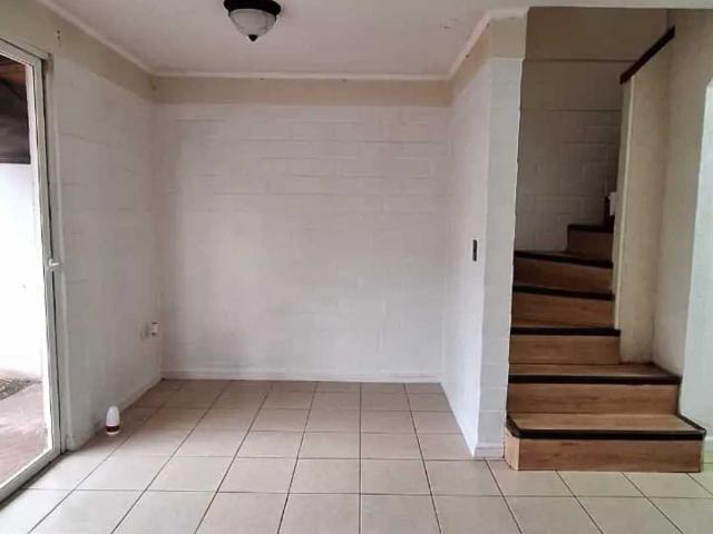 Casa en Arriendo en Padre Hurtado 3 dormitorios 2 baños