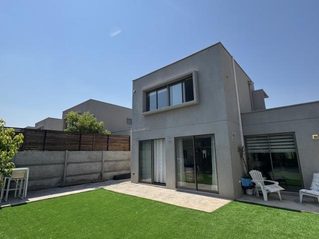 Casa en Arriendo en Padre Hurtado 3 dormitorios 3 baños