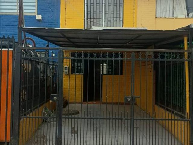 Casa en arriendo en Padre Hurtado 3dormitorios+1baño+estacio
