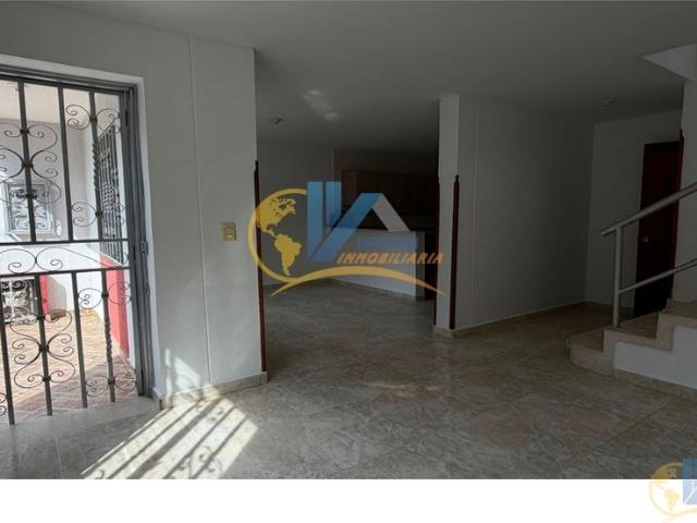 CASA EN ARRIENDO EN PASEO GALICIA