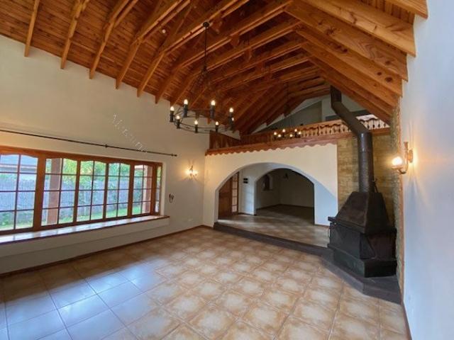 Casa en Arriendo en Peñaflor 4 dormitorios 4 baños