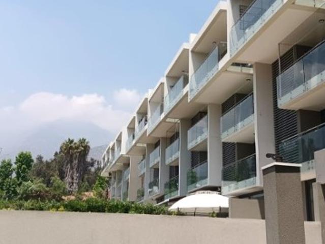 Casa en Arriendo en Peñalolén 3 dormitorios 3 baños