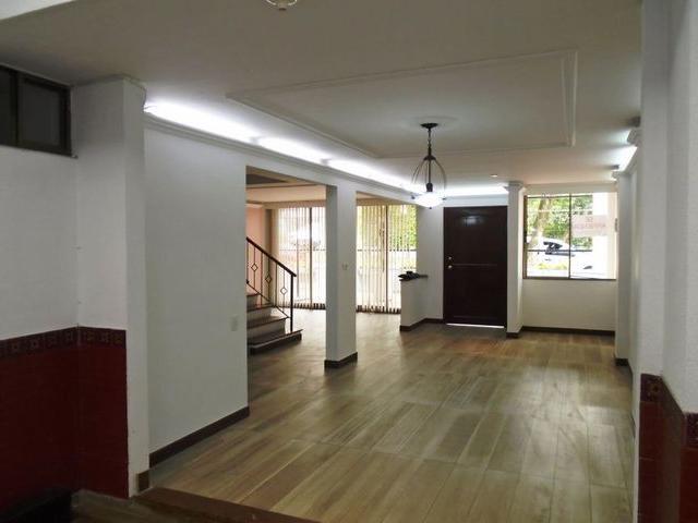 Casa en arriendo en Pinares de San Martín