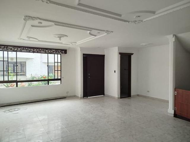Casa en arriendo en Pinares de San Martín