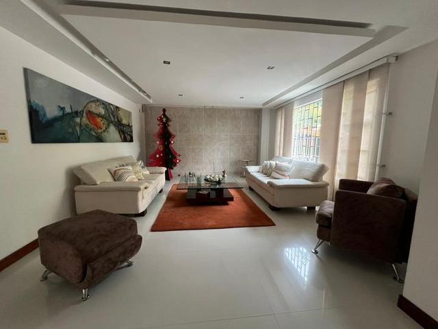 Casa en arriendo en Pinares de San Martín