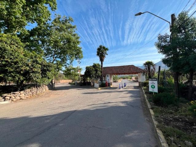 Casa en Arriendo en Pirque 3 dormitorios 2 baños
